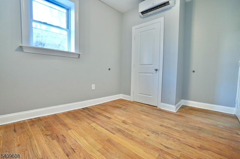 351 Mulberry St Property Photo 10