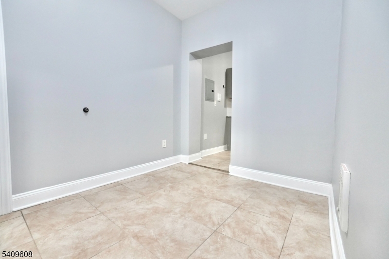 351 Mulberry St Property Photo 14