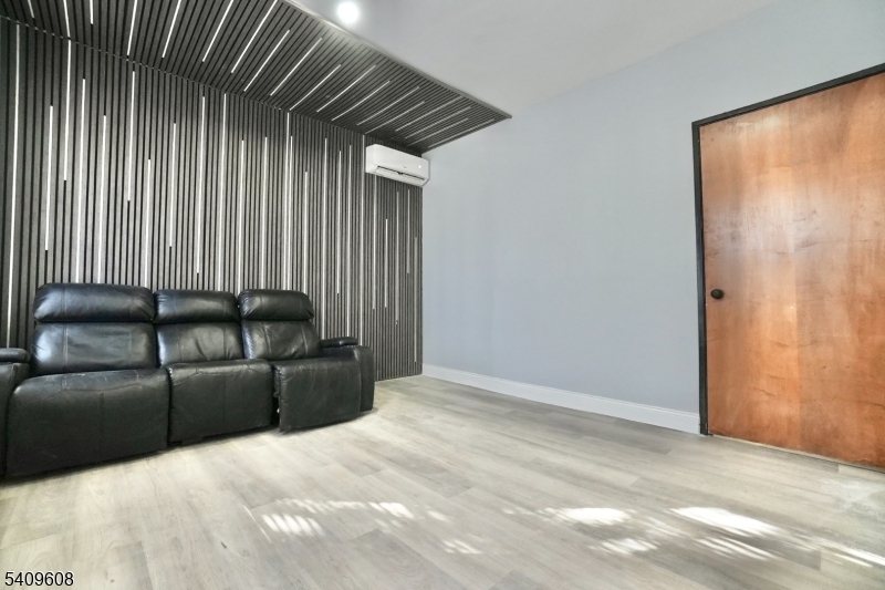 351 Mulberry St Property Photo 15