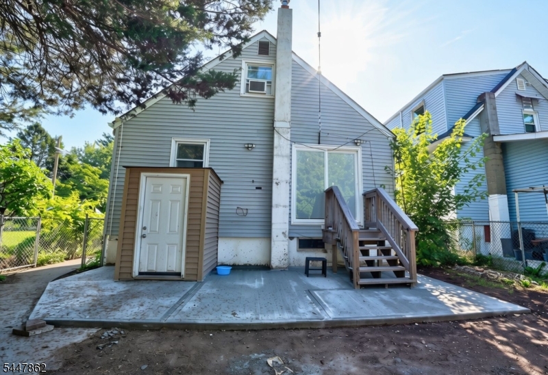 20 Suydam Ave Property Photo 2