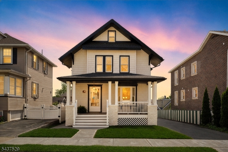 132 Argyle Pl Property Photo 1