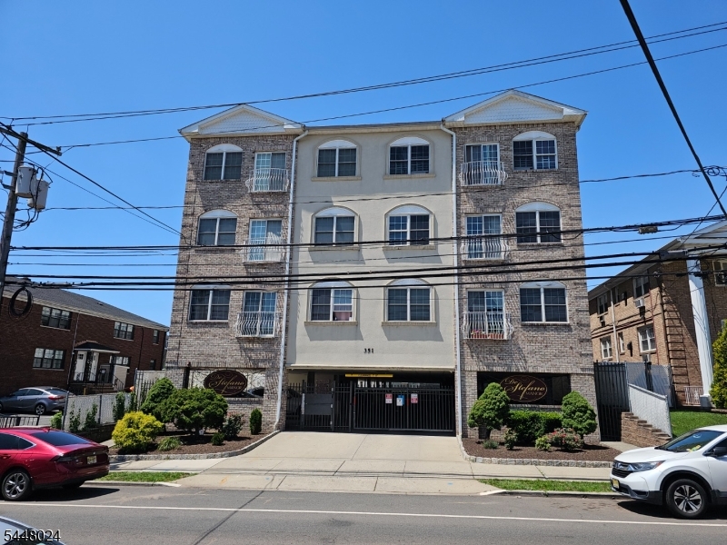351 S Broad St Property Photo 1