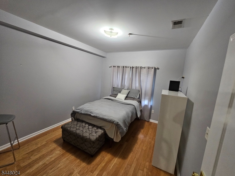 351 S Broad St Property Photo 5