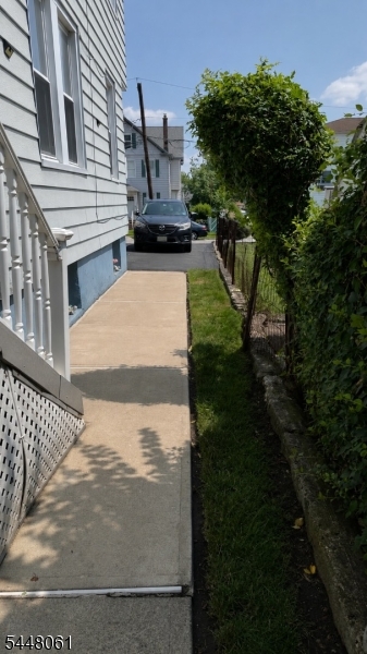 1 Guenther Pl Property Photo 3
