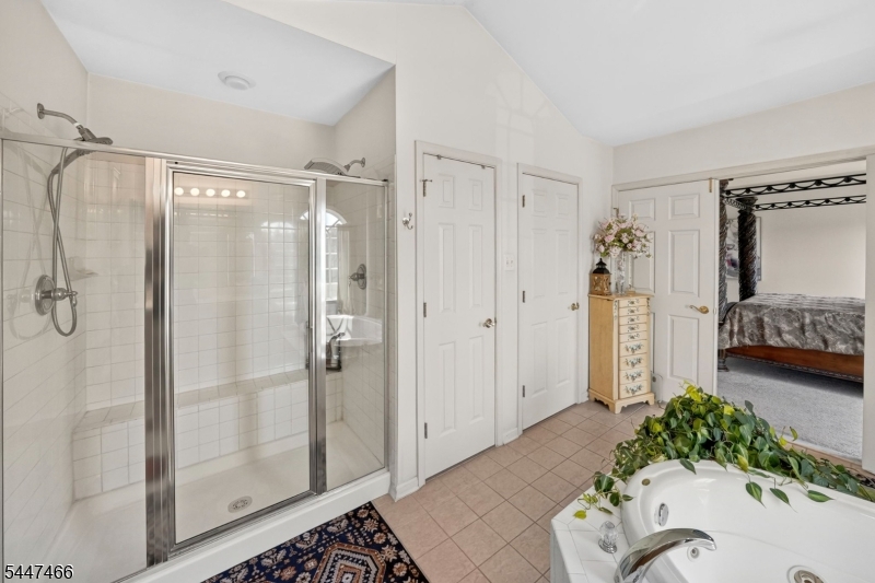 3 Surrey Way Property Photo 28