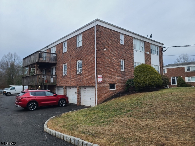 4 Columbia Dr 1A Property Photo 1