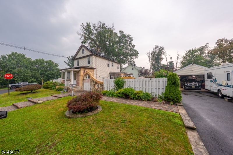 102 Runyon Ave Property Photo 1