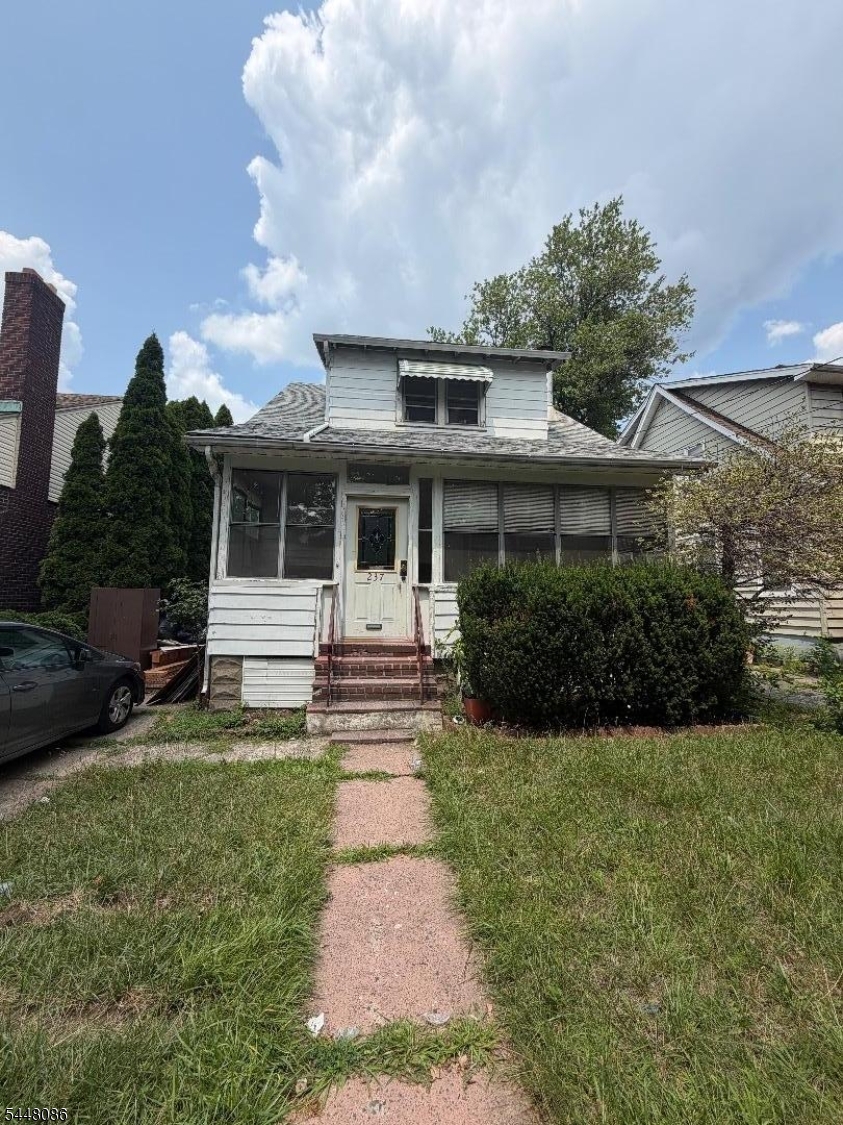 237 Maryland Ave Property Photo 1