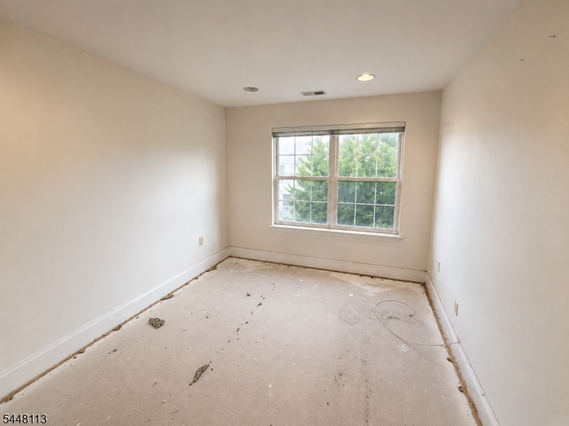810 Firethorn Dr E2 Property Photo 12