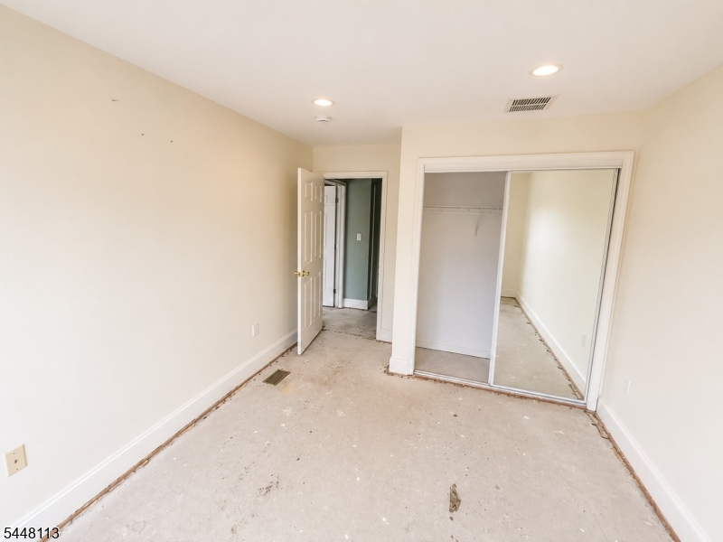 810 Firethorn Dr E2 Property Photo 13