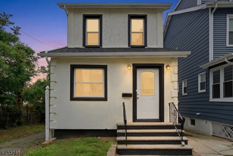 306 Smith St Property Photo 1