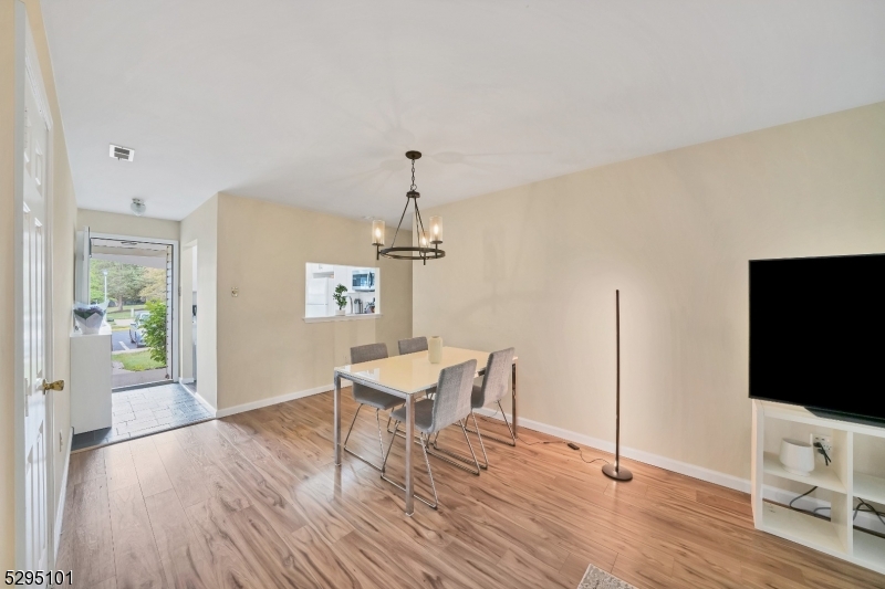 115 Wycombe Pl Property Photo 4