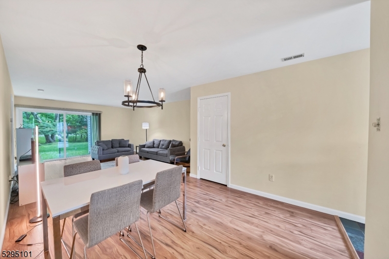 115 Wycombe Pl Property Photo 9