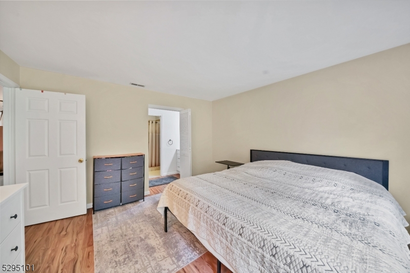 115 Wycombe Pl Property Photo 11