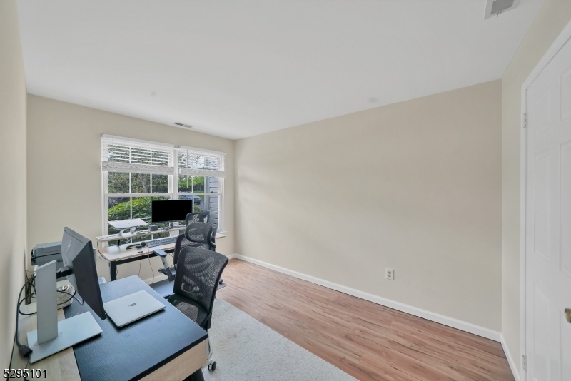 115 Wycombe Pl Property Photo 15