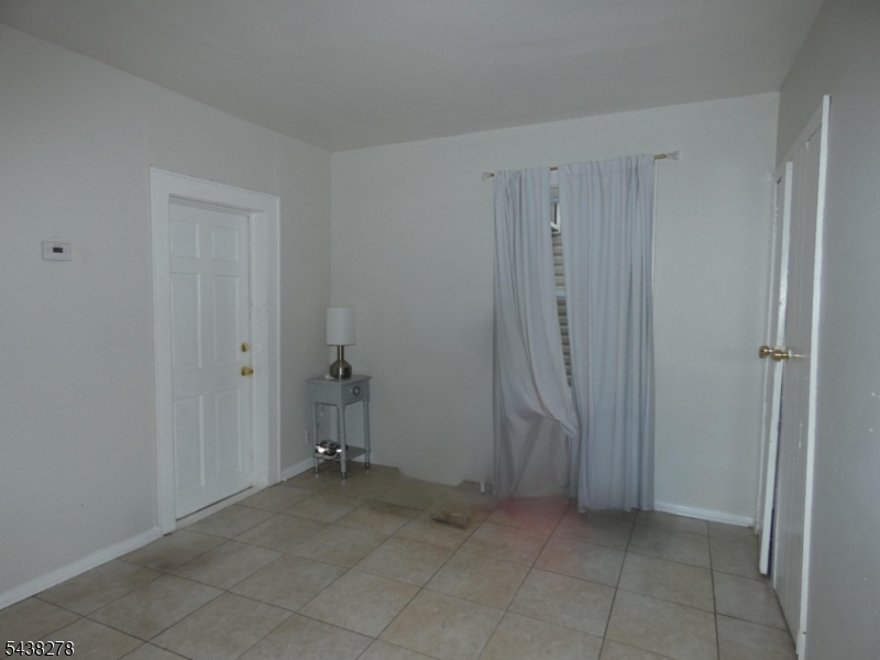 309 Washington St Property Photo 7