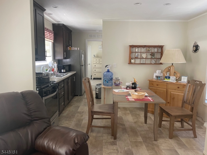 225 Albert St Property Photo 7