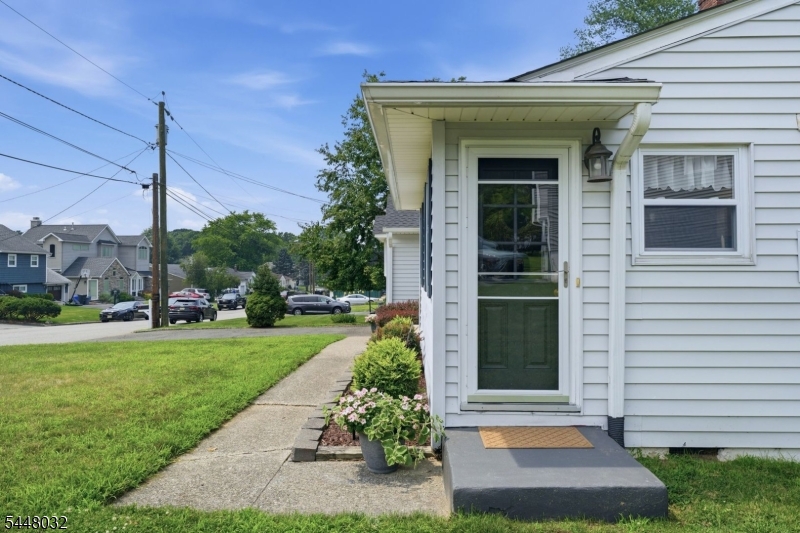 63 Stewart Ave Property Photo 15