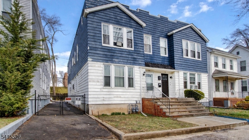18 Mckay Ave Property Photo 1