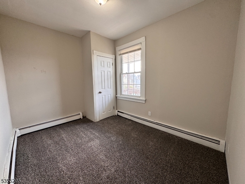 610 Cortlandt St Property Photo 7