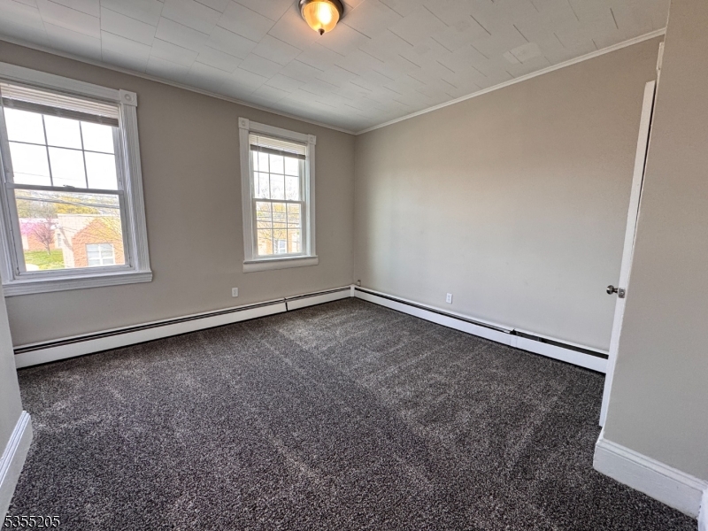 610 Cortlandt St Property Photo 8