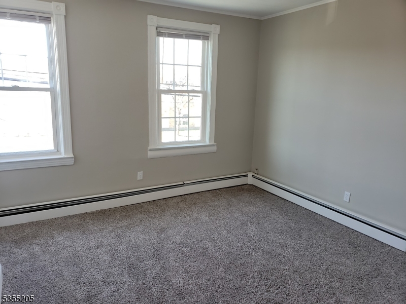 610 Cortlandt St Property Photo 14