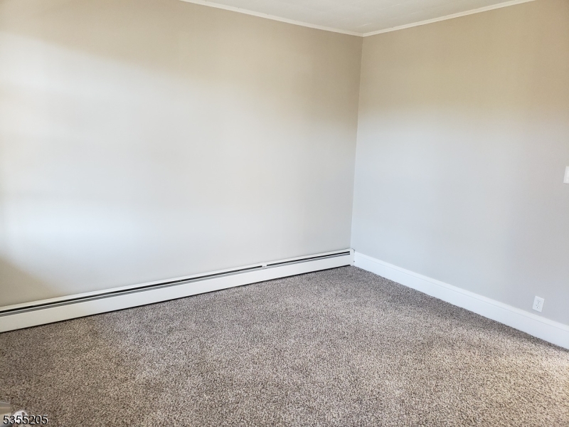610 Cortlandt St Property Photo 15