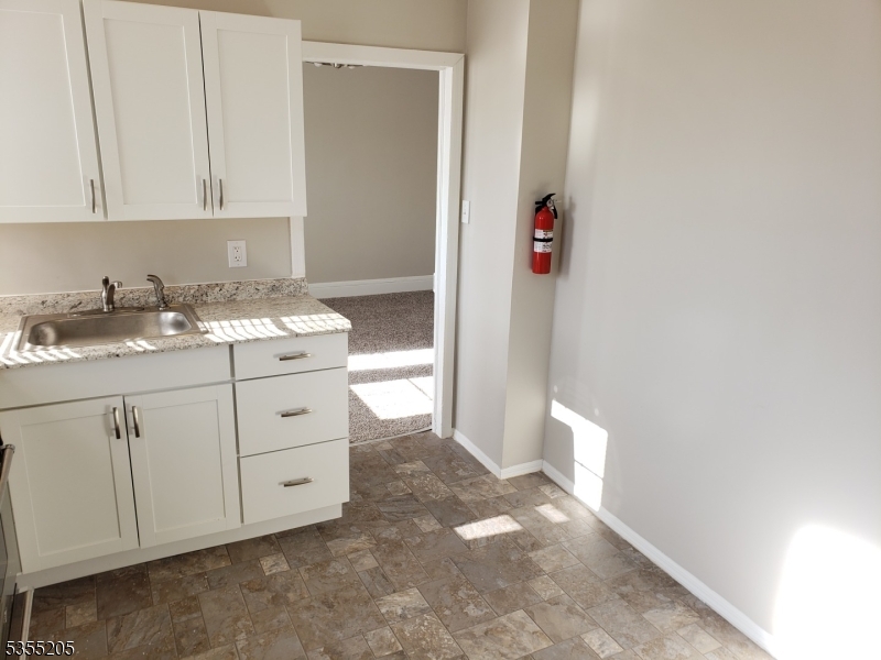 610 Cortlandt St Property Photo 25