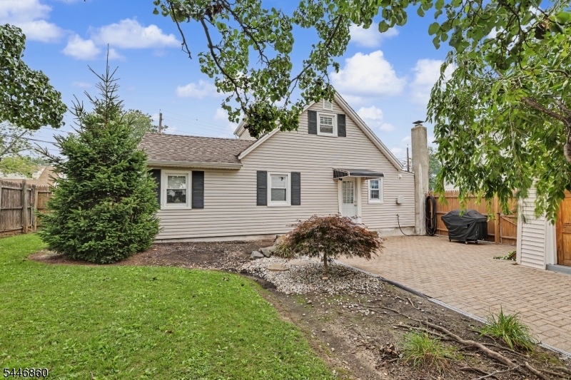 18 Tappen St Property Photo 30