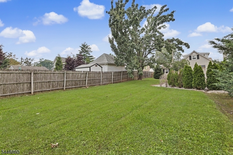 18 Tappen St Property Photo 36