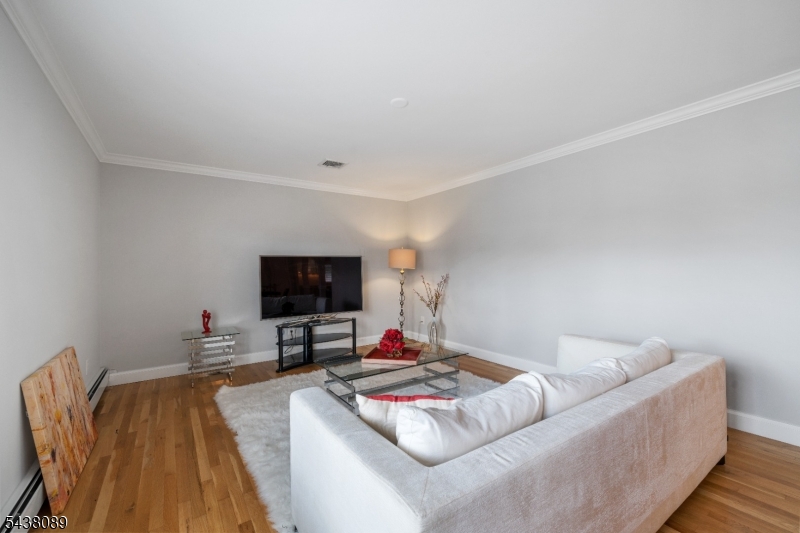 45 Grunwald St Property Photo 3