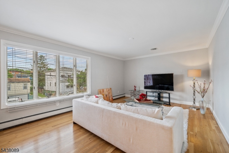 45 Grunwald St Property Photo 4