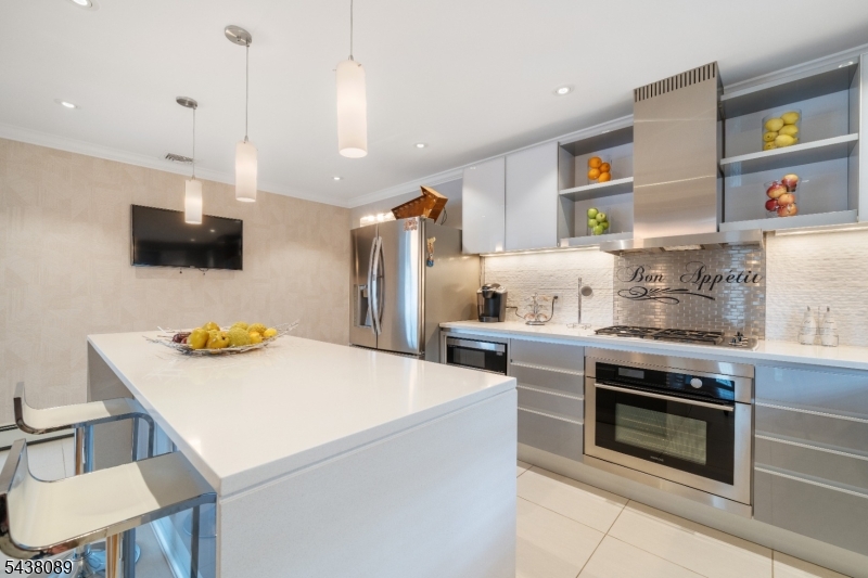 45 Grunwald St Property Photo 9