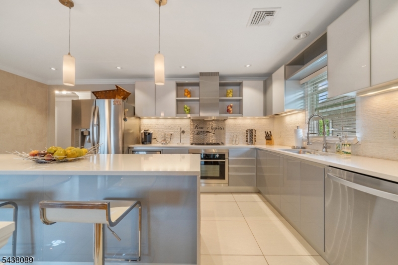 45 Grunwald St Property Photo 11