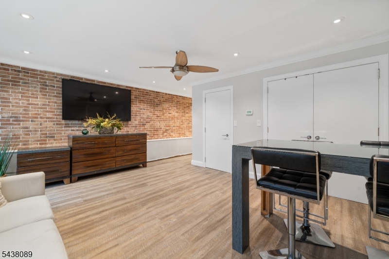 45 Grunwald St Property Photo 22