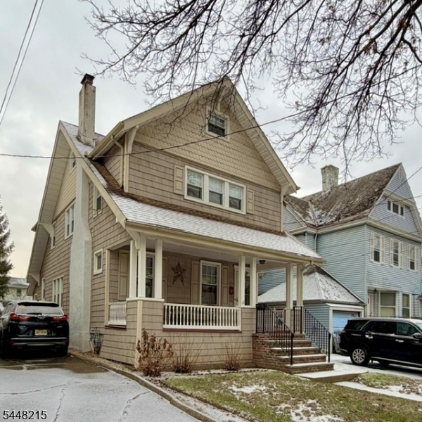 131 Union Ave Property Photo 1