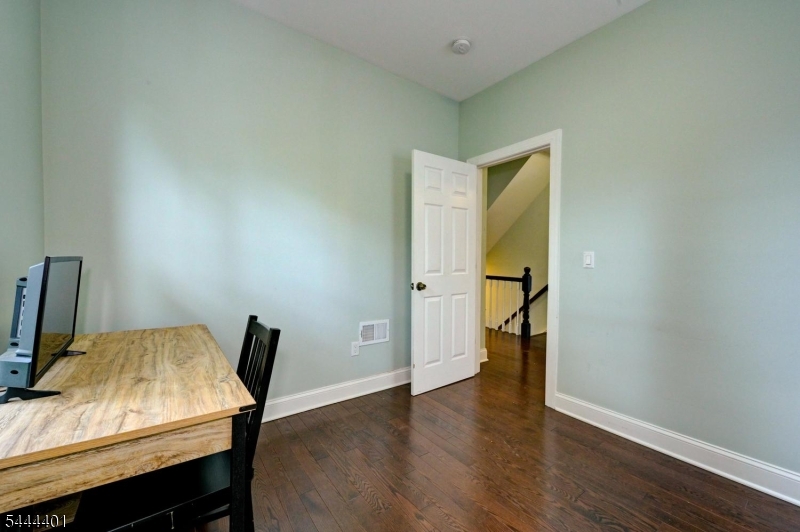 135 Sanford St Property Photo 35
