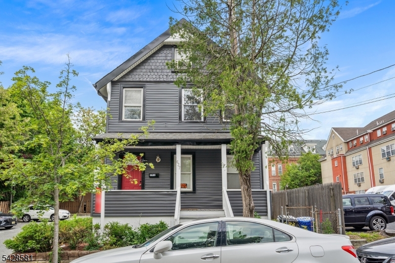 637 Union St Property Photo 1