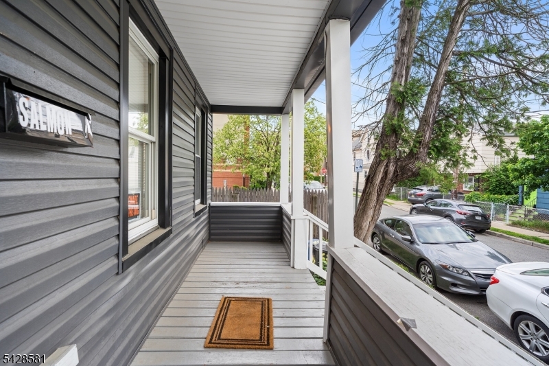 637 Union St Property Photo 4