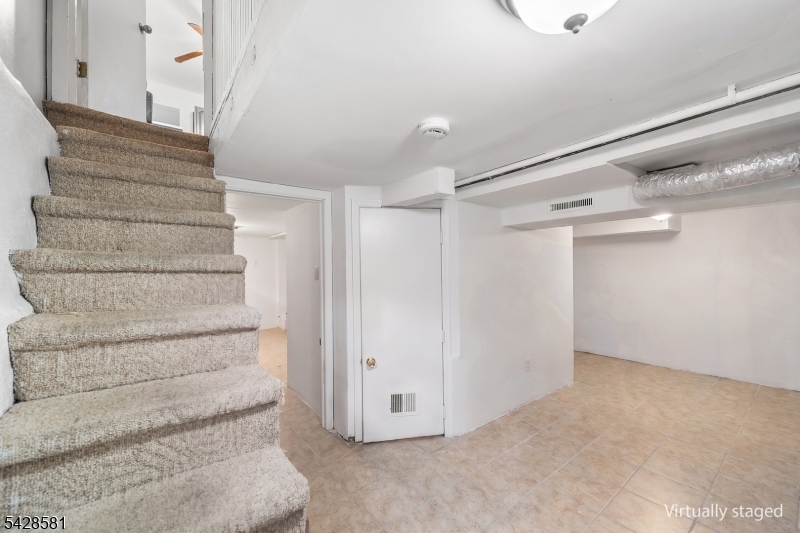 637 Union St Property Photo 13