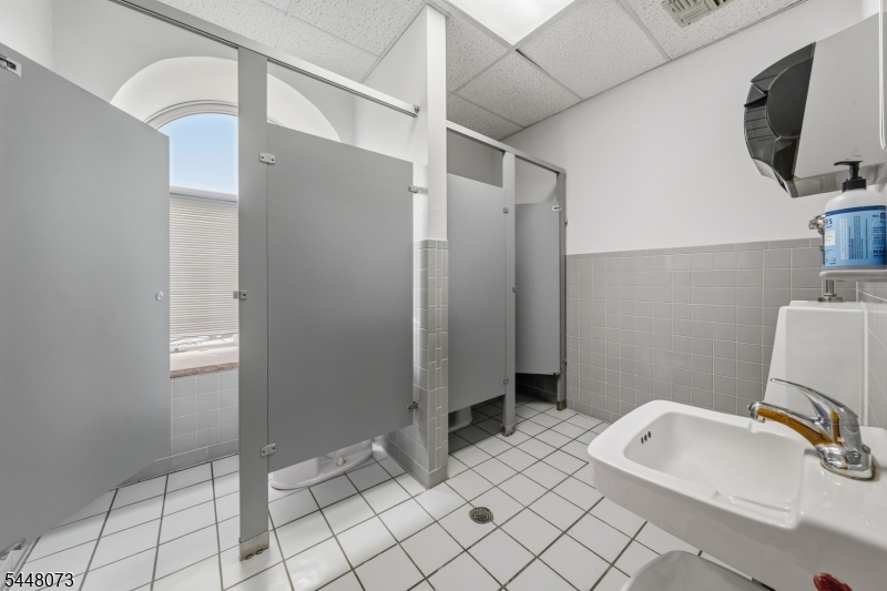 107 South Ave Property Photo 12