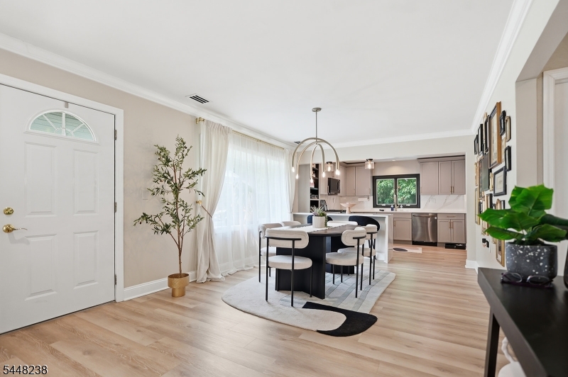 14 Big Piece Rd Property Photo 2
