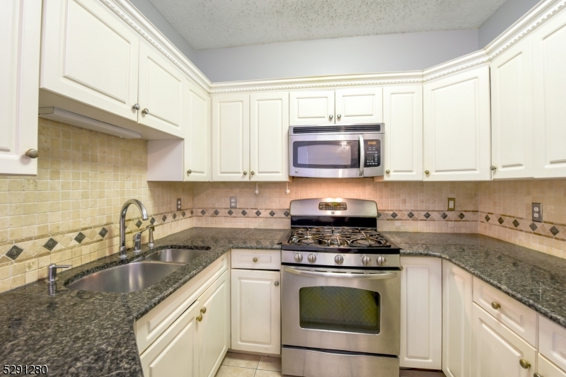 8708 Brittany Dr Property Photo 6