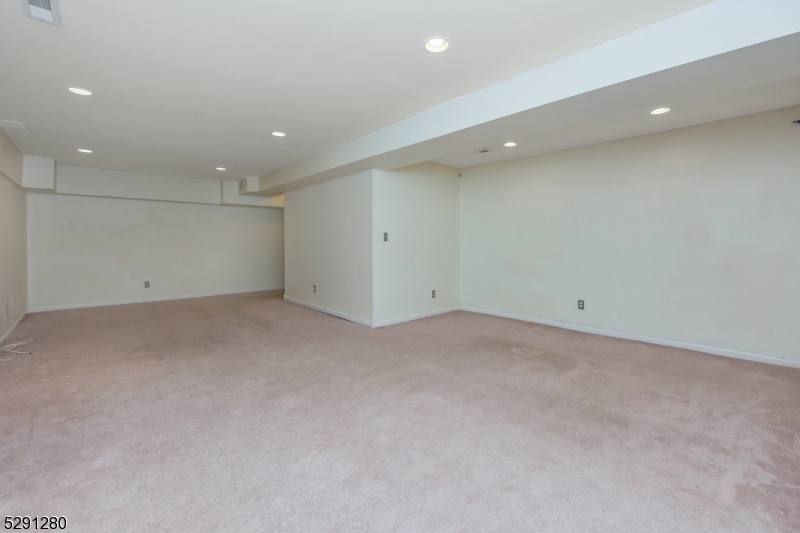 8708 Brittany Dr Property Photo 29