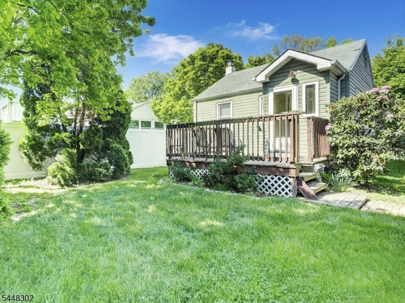 105 Lower Rd Property Photo 2