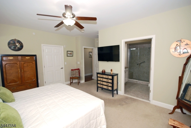 8 Pebble Rd C2 Property Photo 16