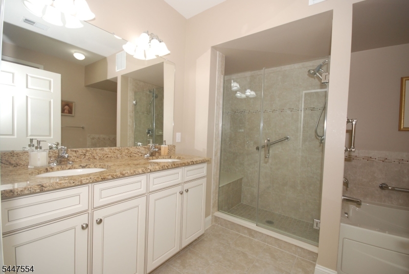 8 Pebble Rd C2 Property Photo 17