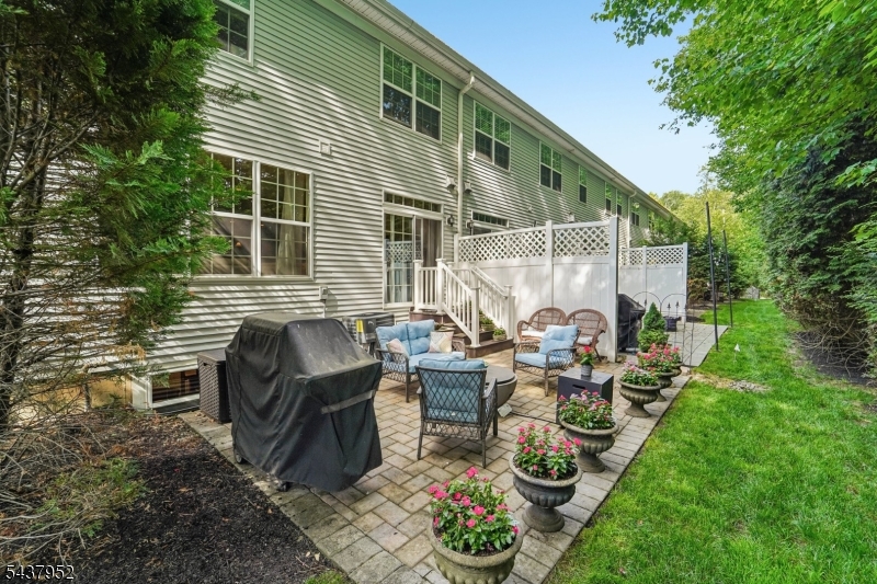 24 Pineview Dr Property Photo 4