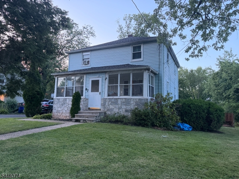 87 Southside Ave Property Photo 3