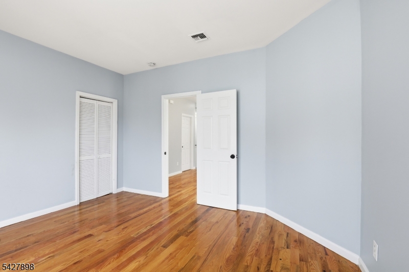 37 Tichenor Ter Property Photo 11